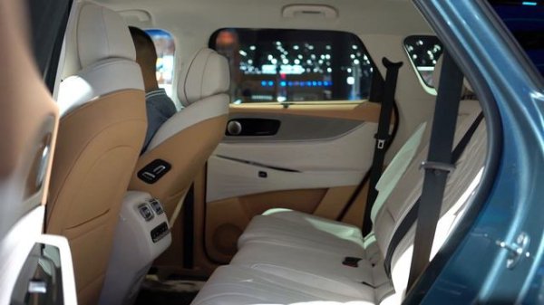 2023 Chery Tiggo 9 Exterior and interior video (high-end positioning)