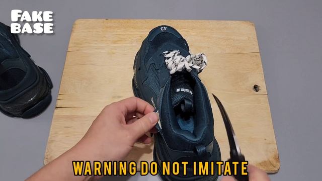 Balenciaga Triple S - Fake Review смотреть онлайн