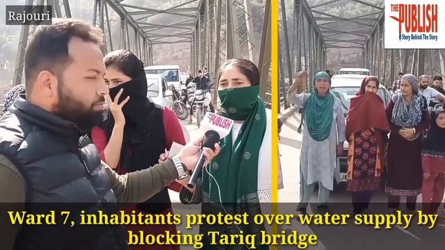 Ward 7, inhabitants protest over water supply by blocking Tariq bridge. смотреть онлайн