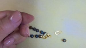 Как собрать  съемную подвеску к бусам. Собираем бусы из клуазоне и бронзита.