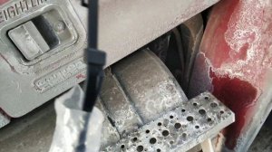 Freightliner. Поводки стеклоочистителя (дворники)