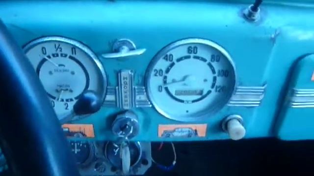 Москвич 401 возле гаража,где он стоял с 2005-2014 года,видео того же года съёмки. смотреть онлайн