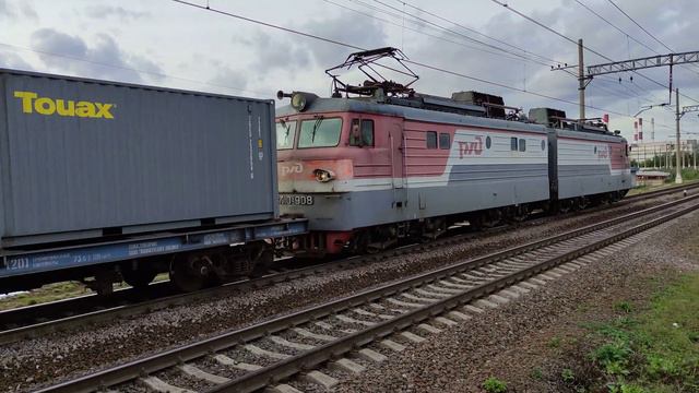 Электровоз ВЛ10У-908 (наст. ВЛ10-1377), перегон Предпортовая - Автово, г.СПб, 26.09.2023г. (4K UHD) смотреть онлайн