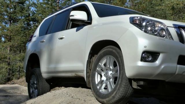 4x4 Maailma: Toyota Land Cruiser luxus -maasturitestissä. смотреть онлайн