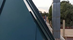 Монтаж фальцевой кровли. Продолжаем обзор замены кровли храма в Захарьино.