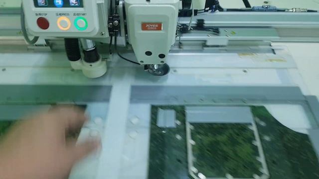 Настрачивание накладного кармана и клапана. смотреть онлайн