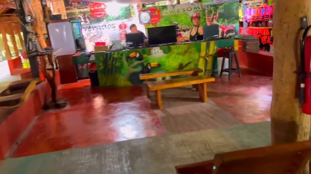 БЕССТРАШНЫЙ ПАПА РИК И СТРАННЫЙ МЕКСИКАНЕЦ. смотреть онлайн