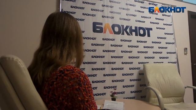 Специалисты "Города красоты" предрекли 27-летней волгоградке полное облысение смотреть онлайн