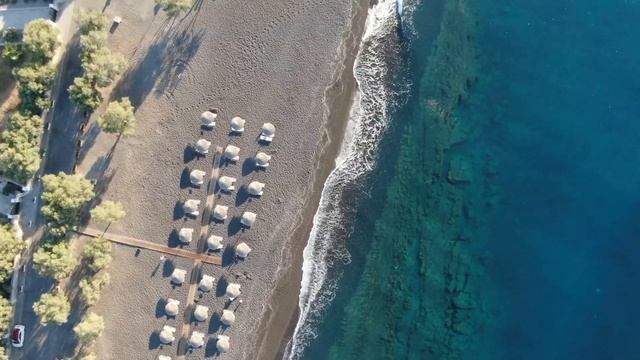 Perissa Beach Santorini Greece in 4K - all hotels - all beaches - Black Sand Beach Perissa смотреть онлайн