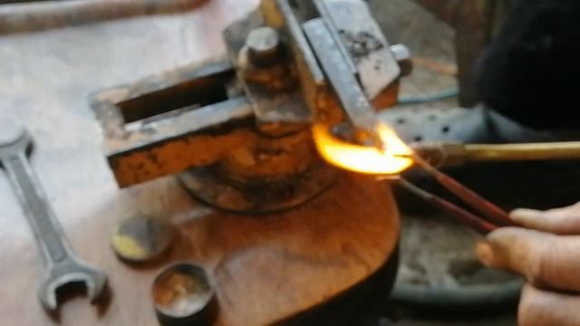 Пайка резцов в домашних условиях, эксперимент с латюнью+бура смотреть онлайн