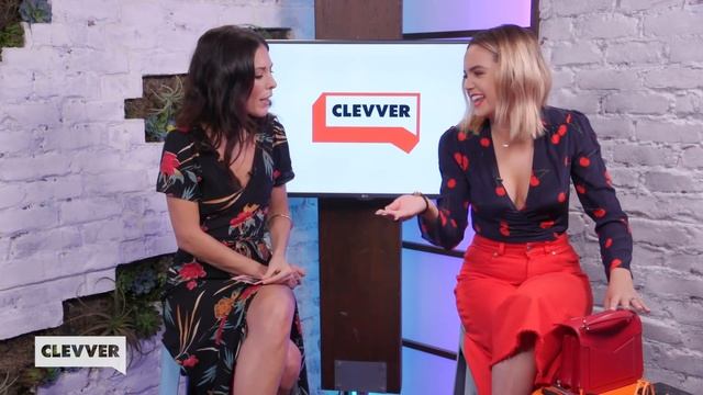 Bailee Madison Plays THROWBACK Game of 'What's In Your Purse?' смотреть онлайн
