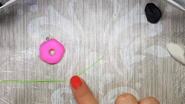 Брелок ? Пончик из полимерной глины в газовой духовке. Полимерная глина сгорела. Мой 1-й опыт лепки смотреть онлайн