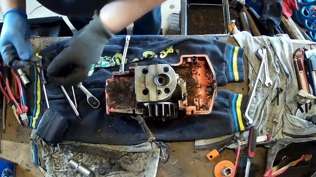 Disassembly of Husqvarna 50 for spare parts Разборка бензопилы Хускварна 50 на запчасти смотреть онлайн