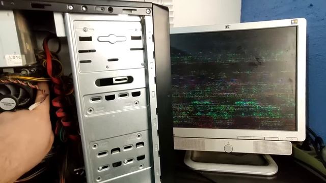 ?ESTE PC está en la MATRIX? REGALO de SUSCRIPTOR! VIVE O MUERE? Parte 1??? смотреть онлайн