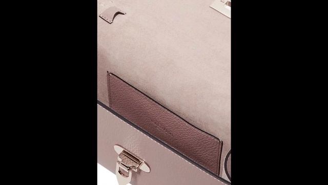 Valentino Garavani bag. The Rockstud small textured leather shoulder bag. смотреть онлайн