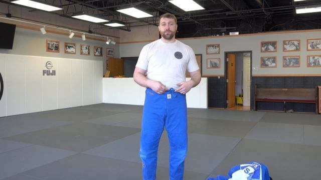 How to Wear Your Judo or Jiu Jitsu Gi смотреть онлайн