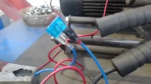 Предохранитель плавится но не перегорает.