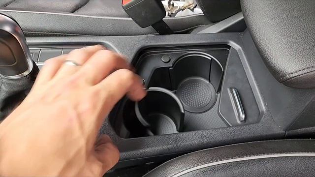 Volkswagen Tiguan Cup holders replaced смотреть онлайн