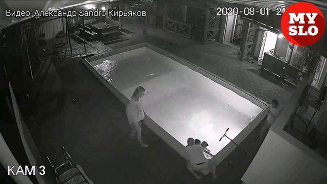 В Крыму семилетняя тулячка спасла упавшего в бассейн мальчика смотреть онлайн