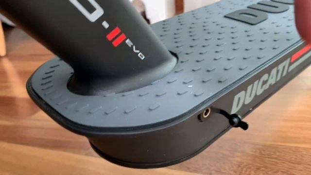 Patinete Ducati Pro-II Evo смотреть онлайн