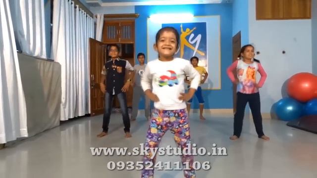 Abhi To Party Shuru Hui Hai Ft. Badshah / Sky Dance Studio / Kids Dance смотреть онлайн