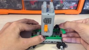 Как сделать самую простую самоделку из Лего Техник на гусеницах / LEGO TECHNIC инструкция