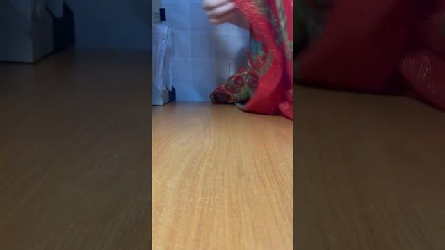 Продам яркий праздничный платок смотреть онлайн