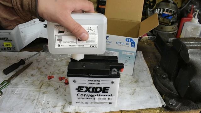 АКБ ДЛЯ МОТОЦИКЛА ИЖ-ЮПИТЕР-3 6В. ЗАПРАВЛЯЕМ ЭЛЕКТРОЛИТОМ НАЧИНАЕМ ЭКСПЛУАТАЦИЮ. смотреть онлайн