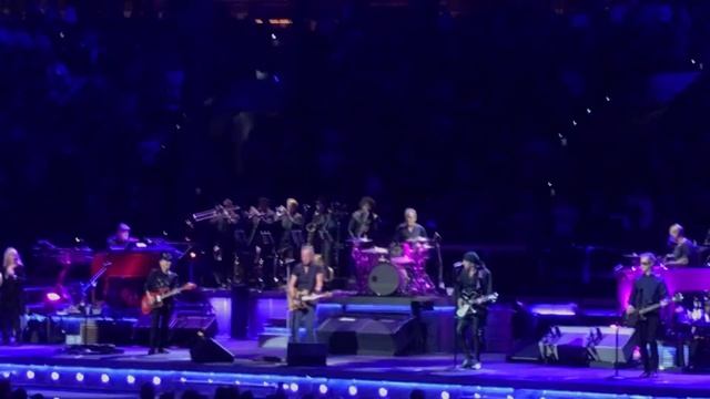 Bruce Springsteen - The E Street Shuffle (3/16/2023) Philadelphia E Street Band Wells Fargo Center смотреть онлайн