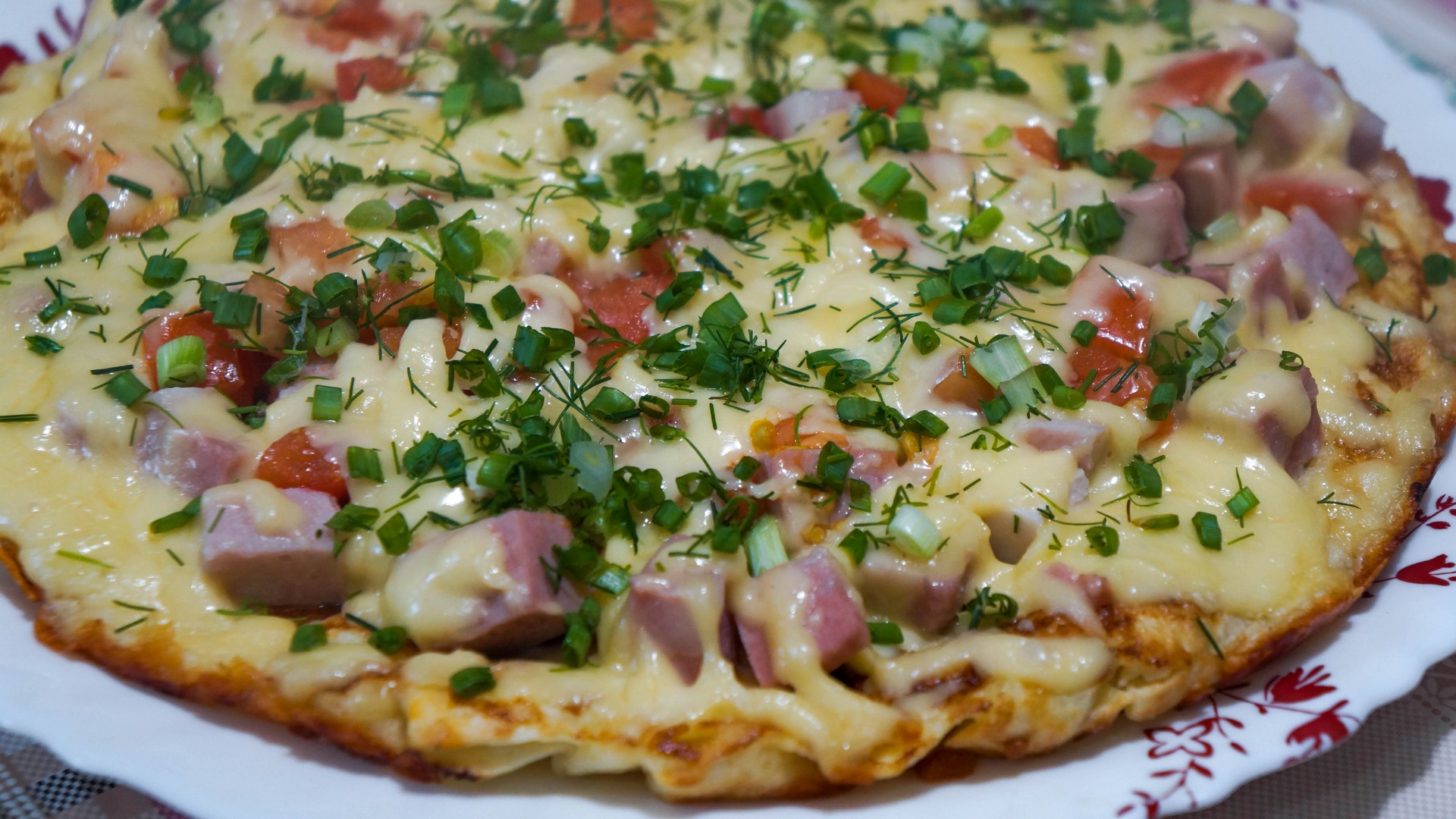 Проще только яичница: ленивая пицца от друга холостяка без теста из того, что нашла в холодильнике!