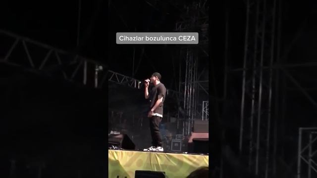 Ceza Konserinde Teknik Arıza Oluyor ve Muhteşem Ceza Farkı смотреть онлайн