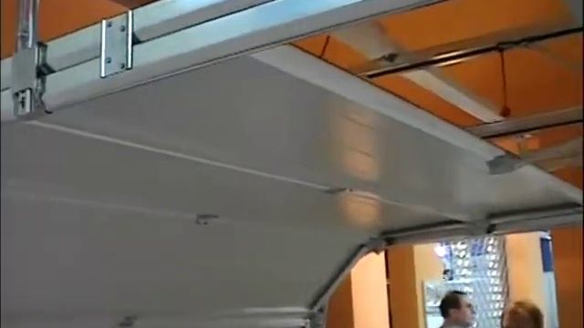 Секционные гаражные ворота. Направляющие ворот. ngq.ru смотреть онлайн