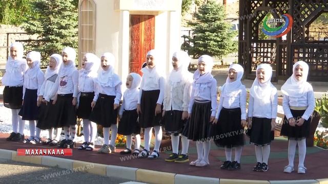 Территория школы им.Юсупова полностью благоустроена смотреть онлайн