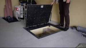 Делаем люк для погреба в полу. Что клеить на крышку?