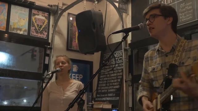 Undlin and Wolfe - Garden Well смотреть онлайн