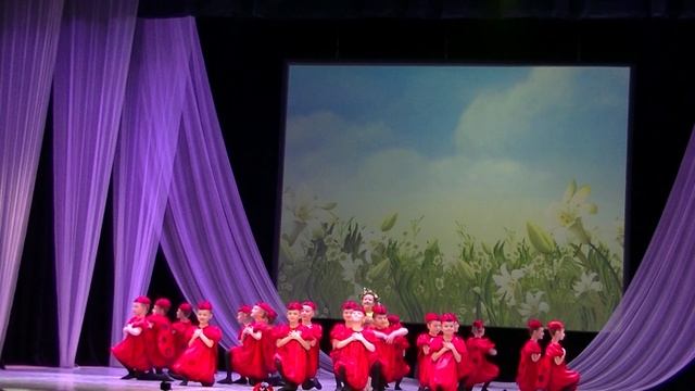 Танец Божья коровка. 1 класс, Школа танца Елены Морозовой.03.03.2024 смотреть онлайн