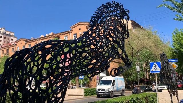 Современное искусство в городе . Каскад. Walking in Yerevan. смотреть онлайн
