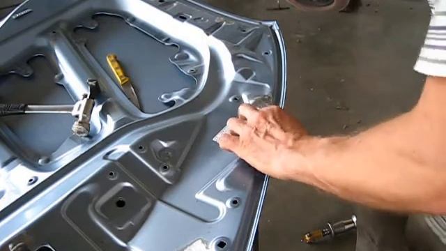 auris-захлопнуть капот легко а как открыть если не поставлен трос?Ремонт капота и верхней поперечин смотреть онлайн