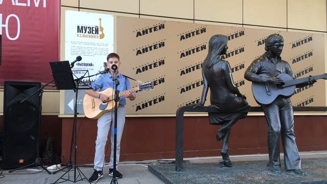 UralMusicNight 2019 Памятник Владимиру Высоцкому и Марине Влади