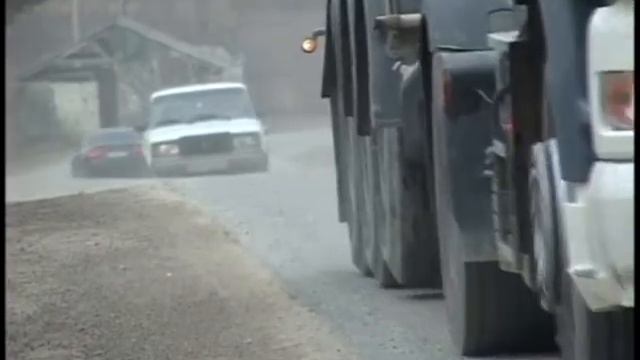 Грузовые автомобили портят дороги в Анапе смотреть онлайн