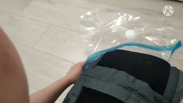 Складываем зимнюю одежду для сезонного хранения.Вакуумный пакет из Фикс Прайса. #хранениеодежды смотреть онлайн