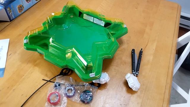 Beyblade Burst Evolution Unboxing and Review смотреть онлайн