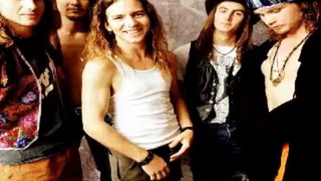 Pearl Jam - Even Flow [live] (Matt Chamberlain on drums) (1991) смотреть онлайн