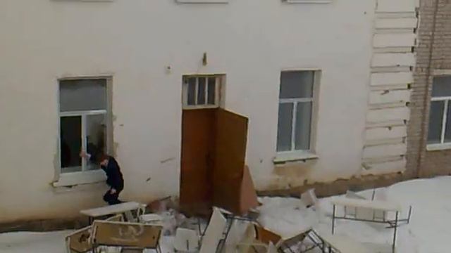 Прыжок из окна.mp4 смотреть онлайн