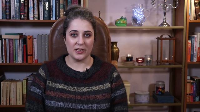 It's twelve o'clock and all's well | Guards! Guards! by Terry Pratchett | Book Review [CC] смотреть онлайн