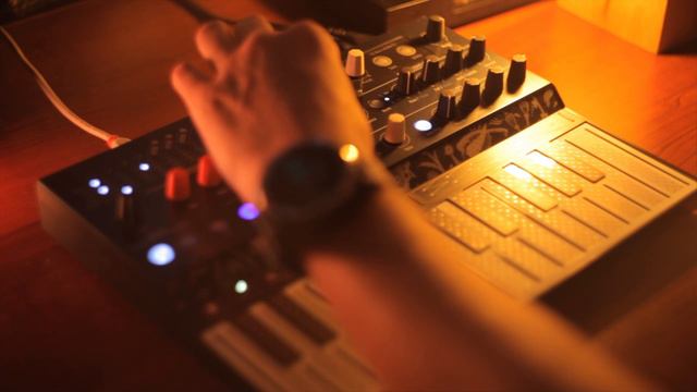 InTO Analog for Arturia Microfreak смотреть онлайн