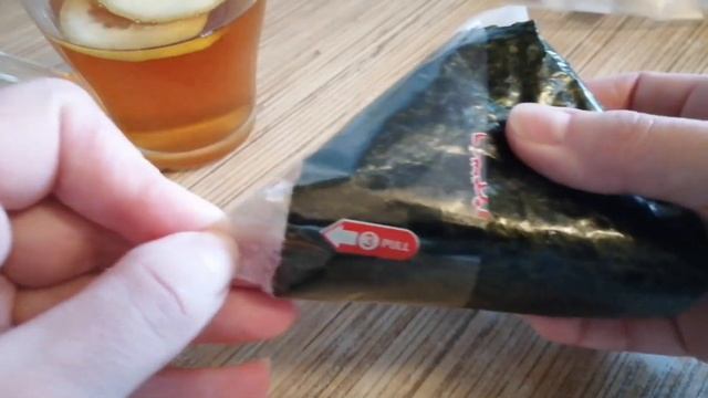 Daily пробую онигири из магазина первый раз / как открыть онигири