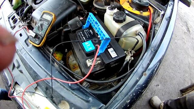 РАЗРЯД АККУМУЛЯТОРА НА АВТОМОБИЛЕ, ПОИСК НЕИСПРАВНОСТИ СВОИМИ РУКАМИ смотреть онлайн