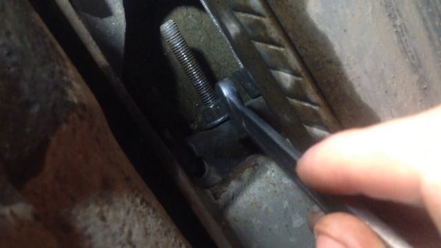 Как подтянуть или ослабить ручник на ПРИОРЕ, калине, гранте, 2108, 2115, 2109, 2112 смотреть онлайн