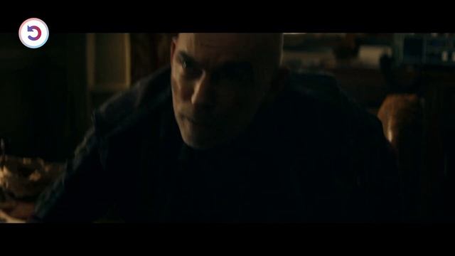 He Needs To Find His Daughter Before The Mafia Does, But His Memory Fades Every Few Hours смотреть онлайн